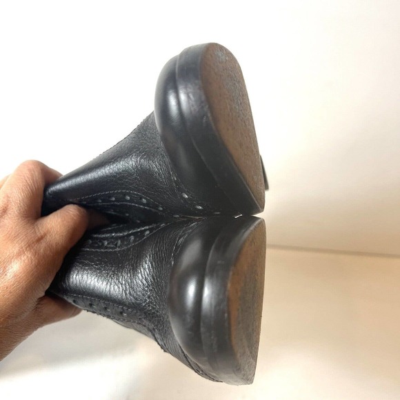 Michael Kors Black Pebbled Leather Wingtip Knee High Boots Shoes Women's Size 6M - Picture 5 of 12